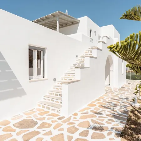 Celestial Seaview Apartments-portara