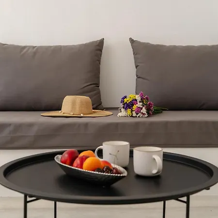 Celestial Seaview Apartments-portara *